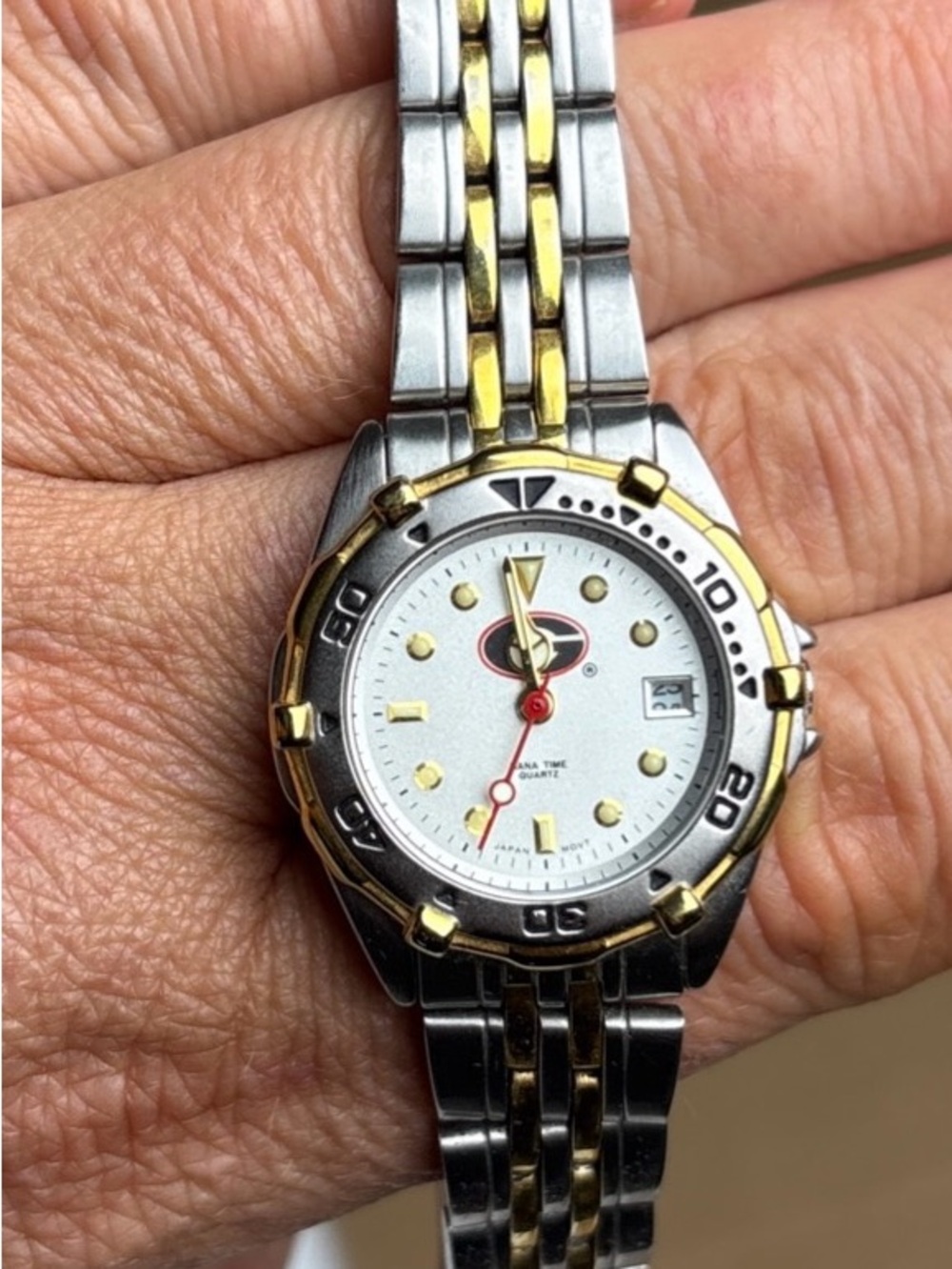 Georgia Bulldogs Hana Time Inc Watch Women Glow In The Dark SEC UGA Wristwatch